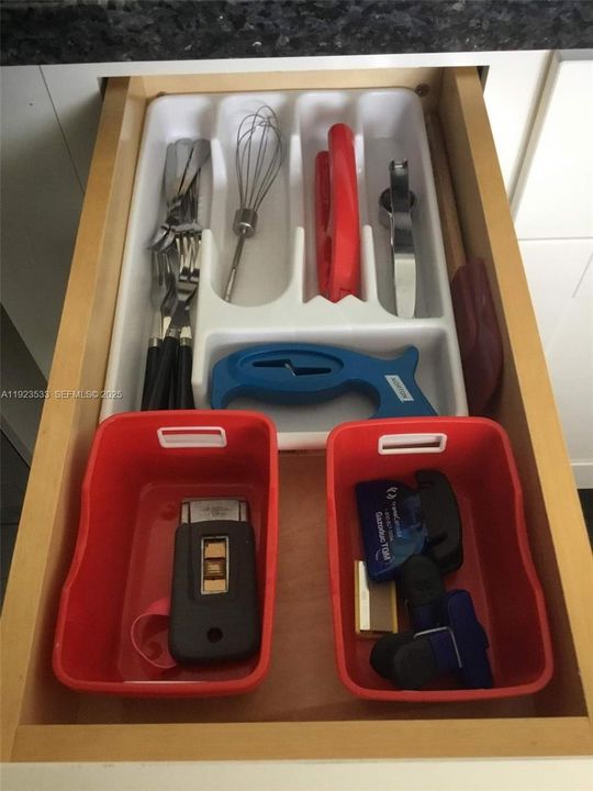 For Sale: $105,000 (1 beds, 1 baths, 680 Square Feet)