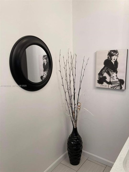 For Sale: $105,000 (1 beds, 1 baths, 680 Square Feet)