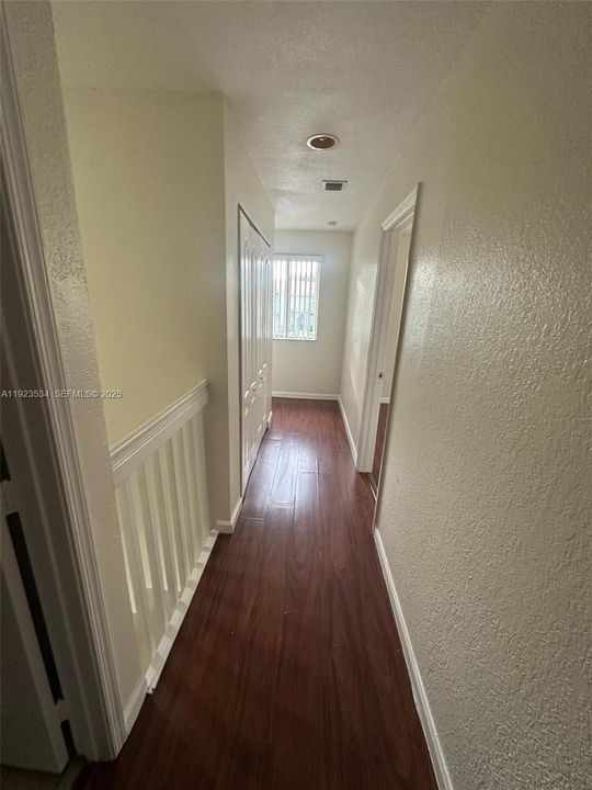 En Renta: $2,500 (4 camas, 3 baños, 1423 Pies cuadrados)