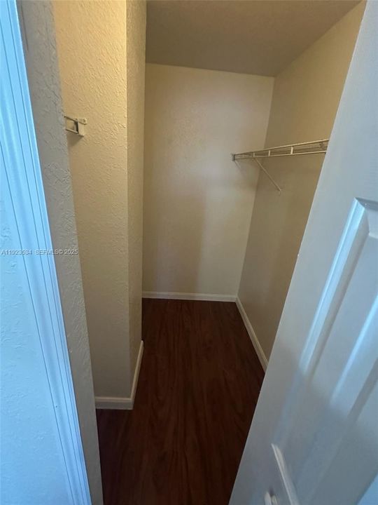 En Renta: $2,500 (4 camas, 3 baños, 1423 Pies cuadrados)