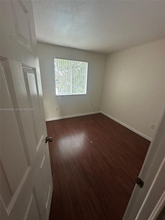 En Renta: $2,500 (4 camas, 3 baños, 1423 Pies cuadrados)