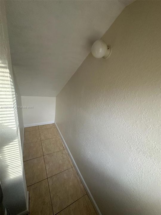 En Renta: $2,500 (4 camas, 3 baños, 1423 Pies cuadrados)