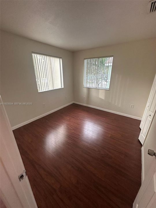 En Renta: $2,500 (4 camas, 3 baños, 1423 Pies cuadrados)