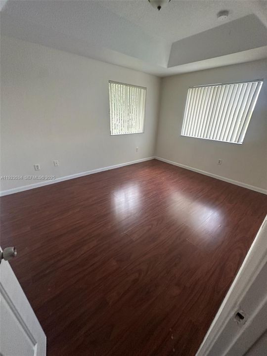 En Renta: $2,500 (4 camas, 3 baños, 1423 Pies cuadrados)