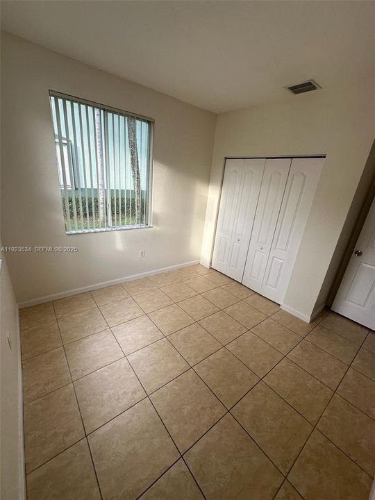 En Renta: $2,500 (4 camas, 3 baños, 1423 Pies cuadrados)