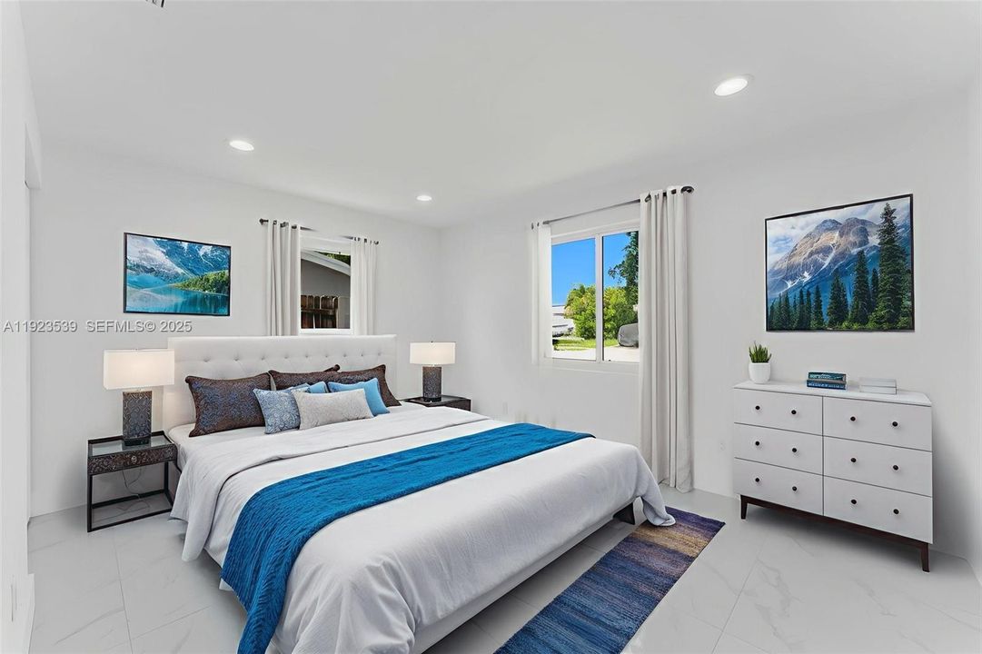 合同活跃: $3,200 (3 贝兹, 2 浴室, 1255 平方英尺)