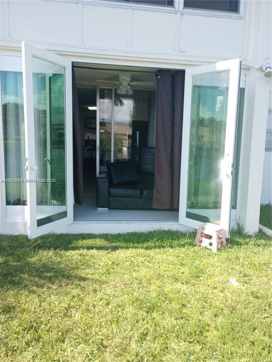 For Sale: $95,000 (1 beds, 1 baths, 640 Square Feet)