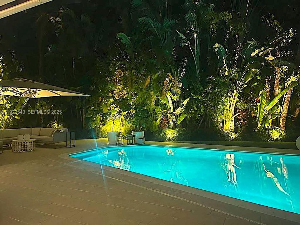 出租: $21,500 (5 贝兹, 3 浴室, 2346 平方英尺)