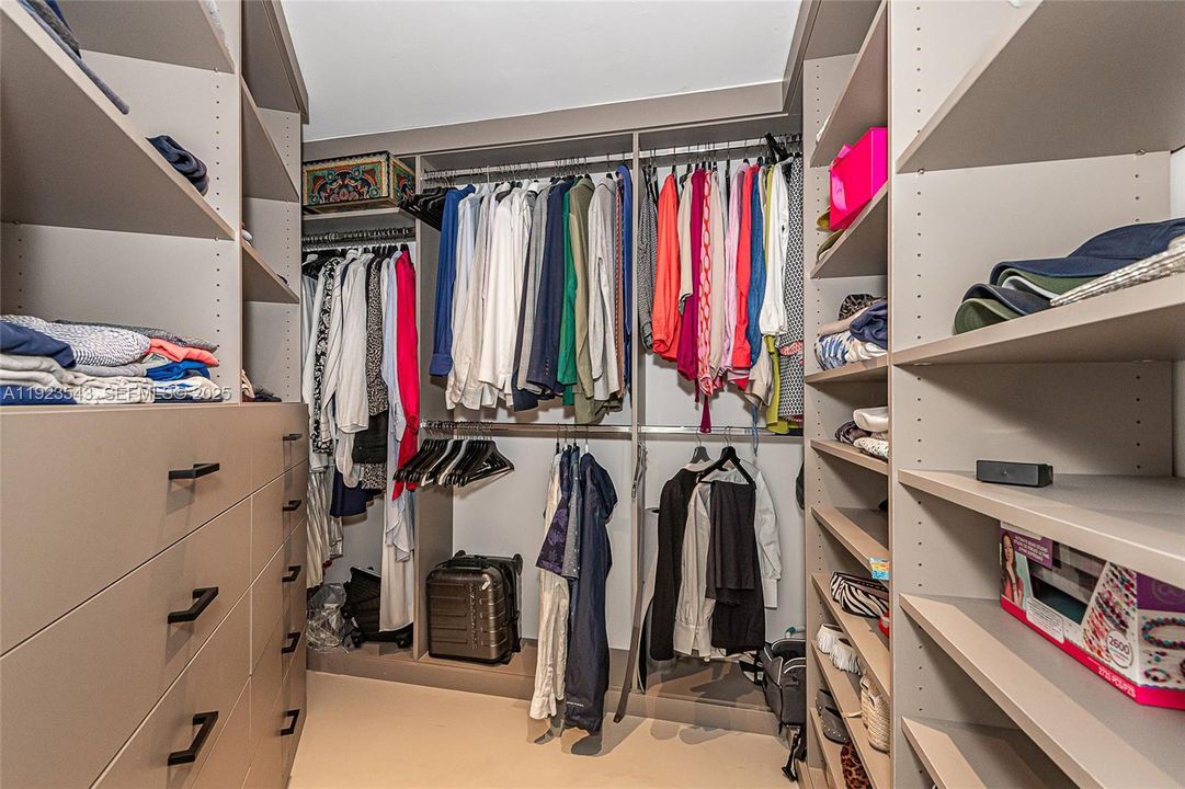 Master Walk In Closet