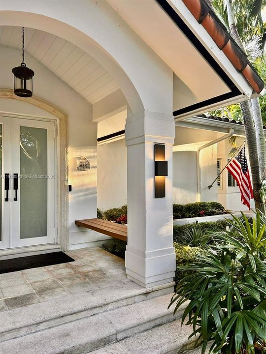 出租: $21,500 (5 贝兹, 3 浴室, 2346 平方英尺)