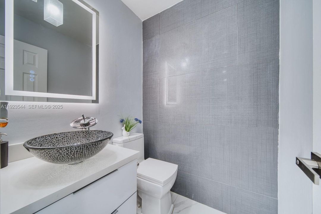 待售: $750,000 (4 贝兹, 3 浴室, 2107 平方英尺)