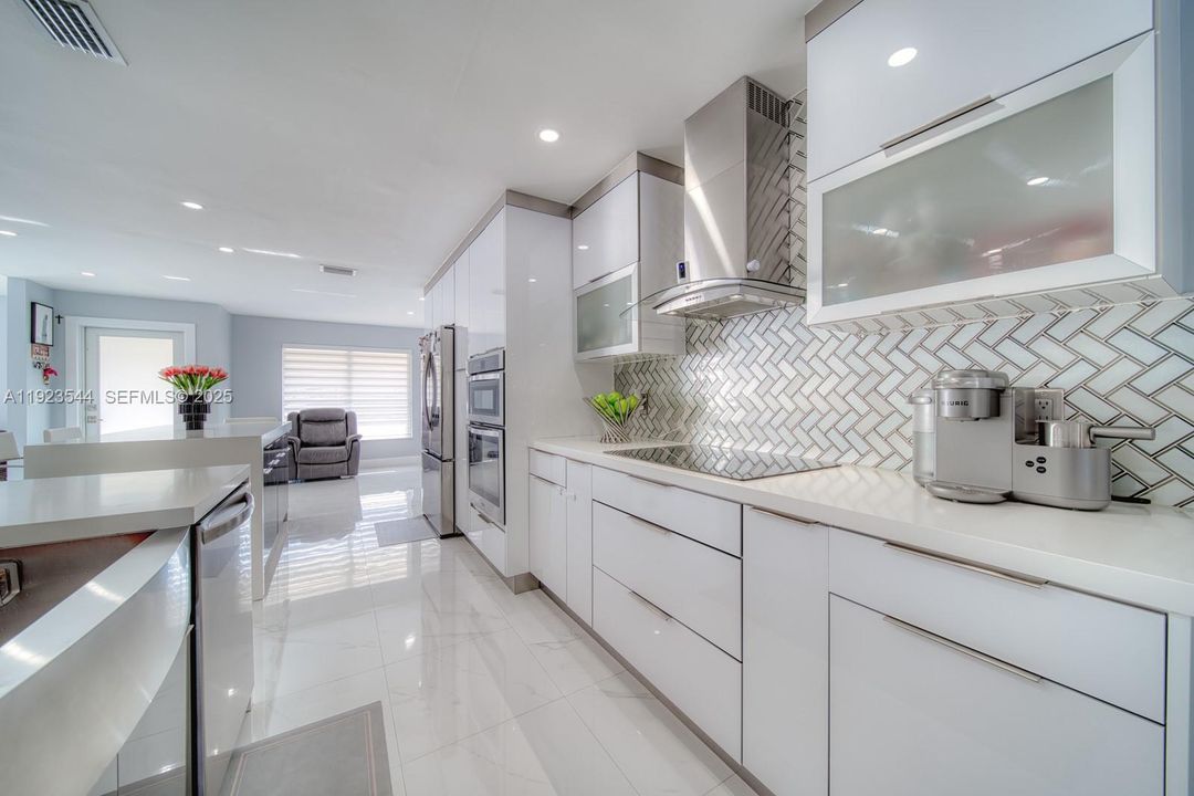 待售: $750,000 (4 贝兹, 3 浴室, 2107 平方英尺)