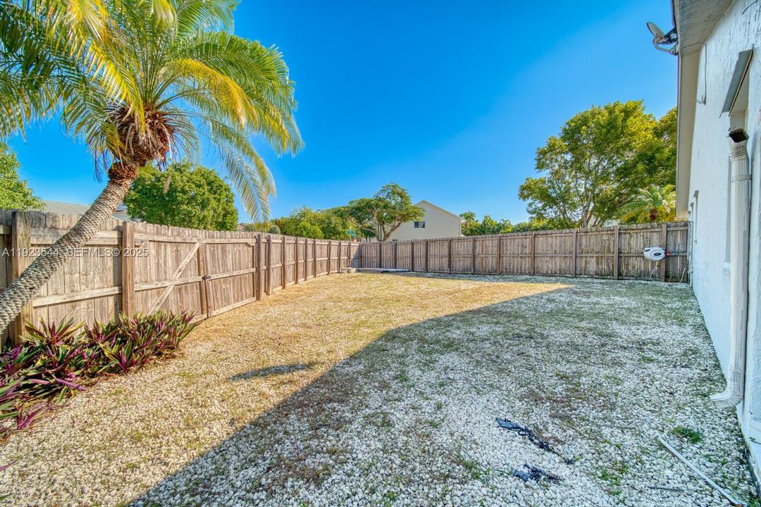 待售: $750,000 (4 贝兹, 3 浴室, 2107 平方英尺)