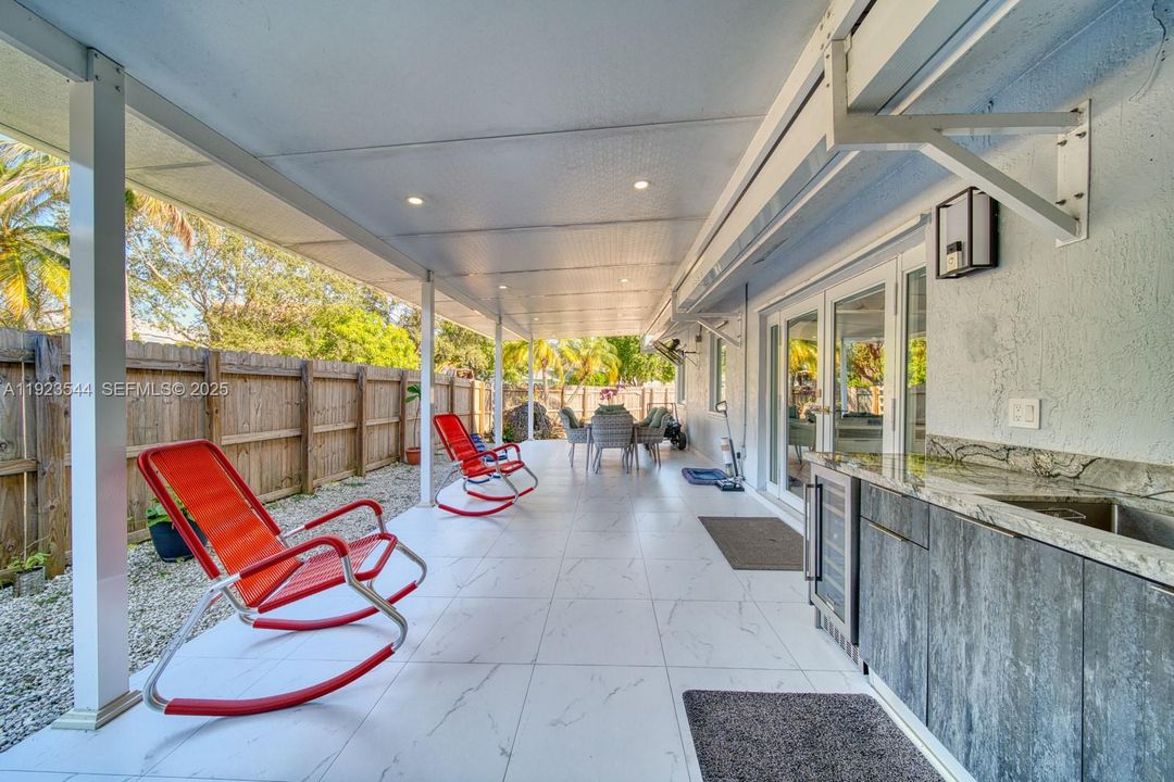 待售: $750,000 (4 贝兹, 3 浴室, 2107 平方英尺)