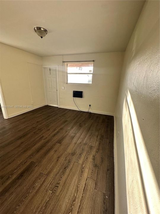 В аренду: $1,650 (2 спален, 1 ванн, 700 Квадратных фут)