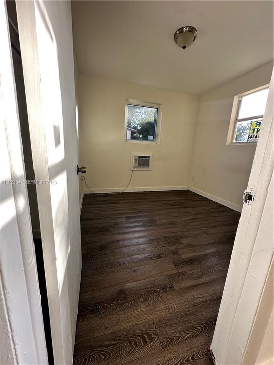 В аренду: $1,650 (2 спален, 1 ванн, 700 Квадратных фут)