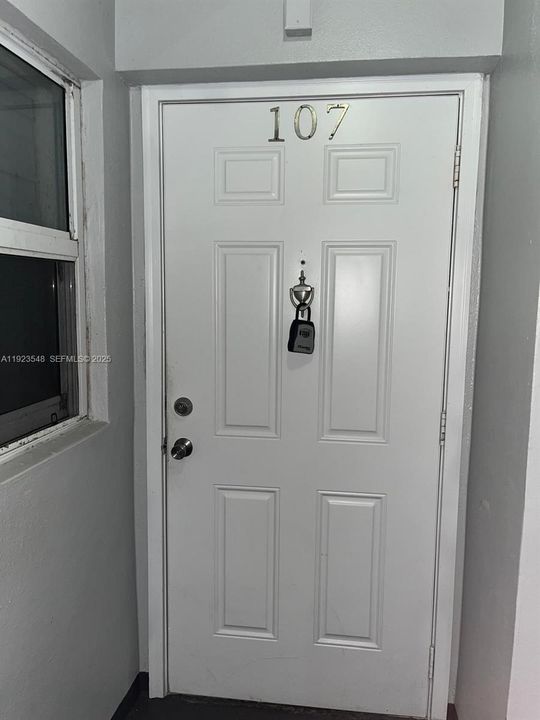 For Rent: $2,200 (2 beds, 2 baths, 1030 Square Feet)
