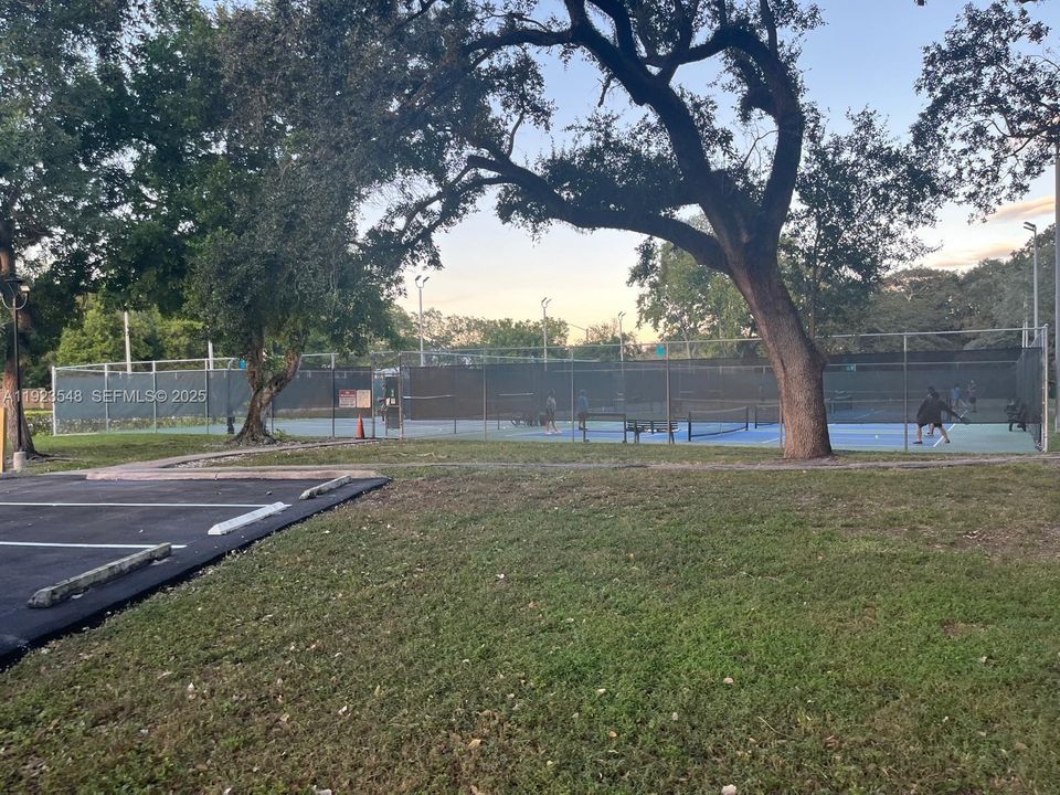 For Rent: $2,200 (2 beds, 2 baths, 1030 Square Feet)