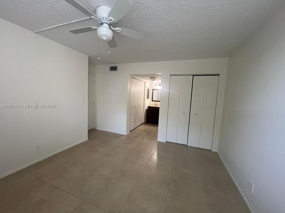 For Rent: $2,200 (2 beds, 2 baths, 1030 Square Feet)