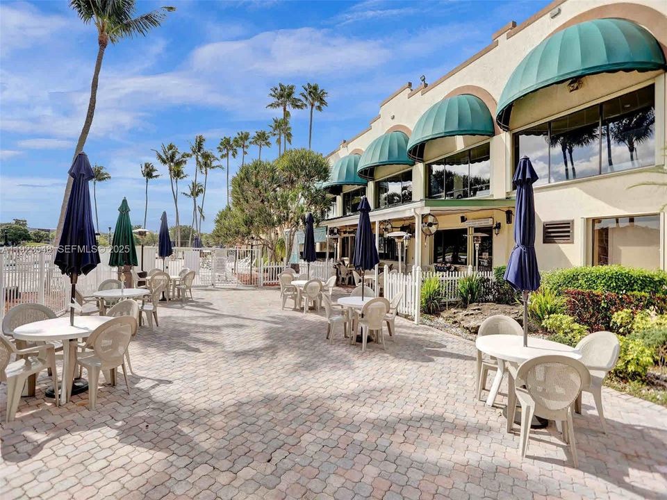 For Rent: $2,200 (2 beds, 2 baths, 1030 Square Feet)