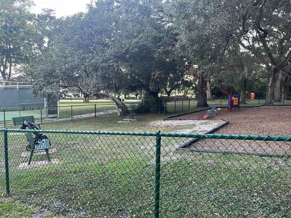 For Rent: $2,200 (2 beds, 2 baths, 1030 Square Feet)