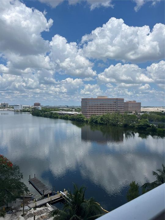 В аренду: $2,350 (2 спален, 1 ванн, 866 Квадратных фут)