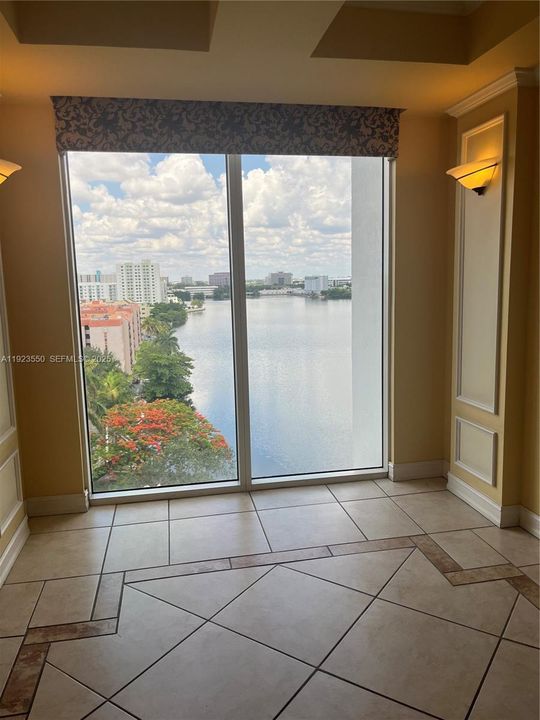 В аренду: $2,350 (2 спален, 1 ванн, 866 Квадратных фут)