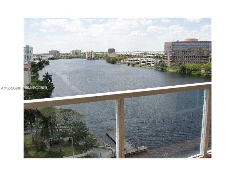 В аренду: $2,350 (2 спален, 1 ванн, 866 Квадратных фут)