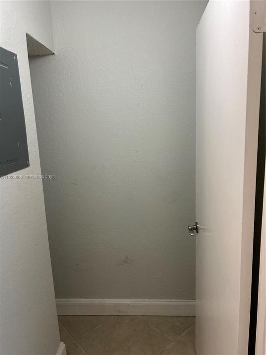 For Rent: $2,100 (2 beds, 2 baths, 1065 Square Feet)