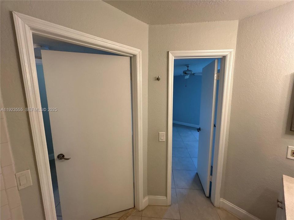 For Rent: $2,100 (2 beds, 2 baths, 1065 Square Feet)