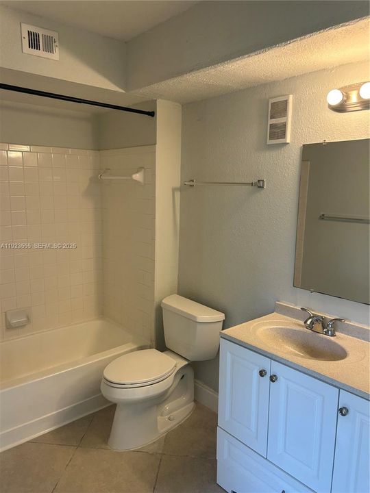 For Rent: $2,100 (2 beds, 2 baths, 1065 Square Feet)