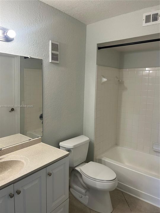For Rent: $2,100 (2 beds, 2 baths, 1065 Square Feet)