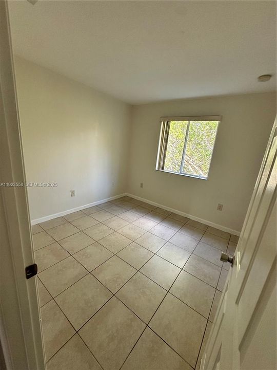 В аренду: $2,500 (4 спален, 3 ванн, 1423 Квадратных фут)