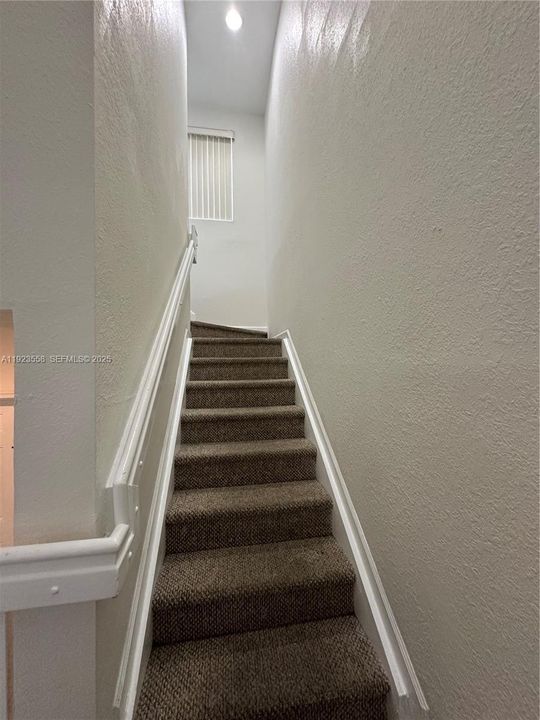 В аренду: $2,500 (4 спален, 3 ванн, 1423 Квадратных фут)