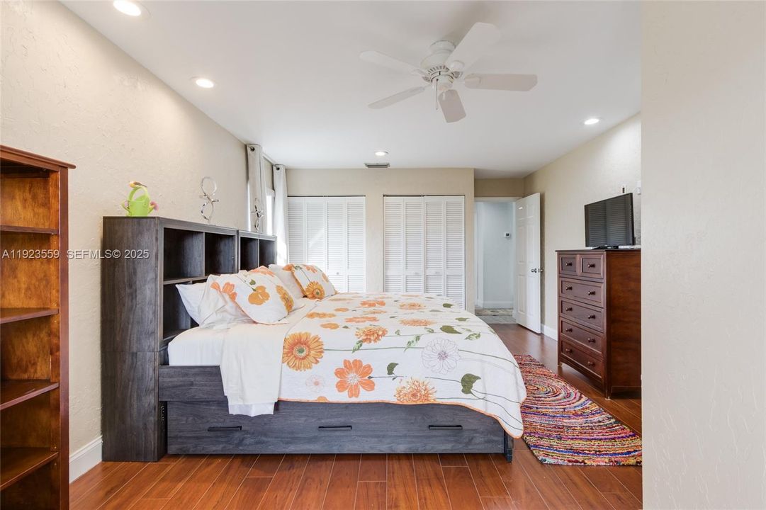 For Rent: $10,850 (3 beds, 3 baths, 2526 Square Feet)