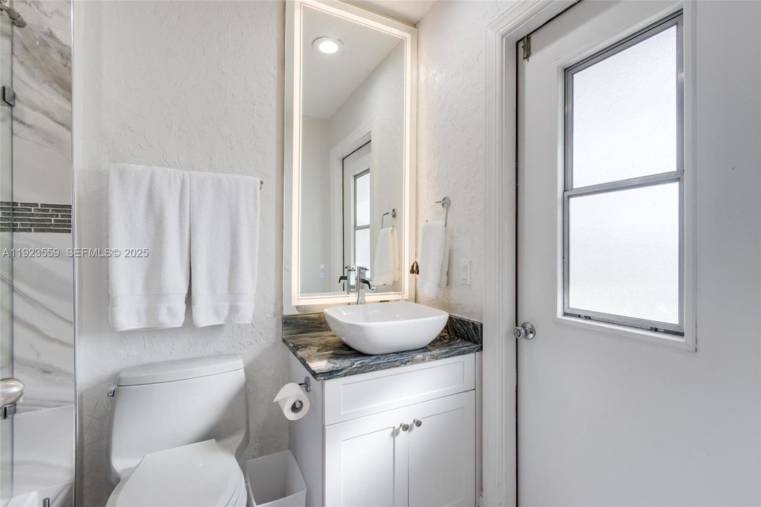 For Rent: $10,850 (3 beds, 3 baths, 2526 Square Feet)