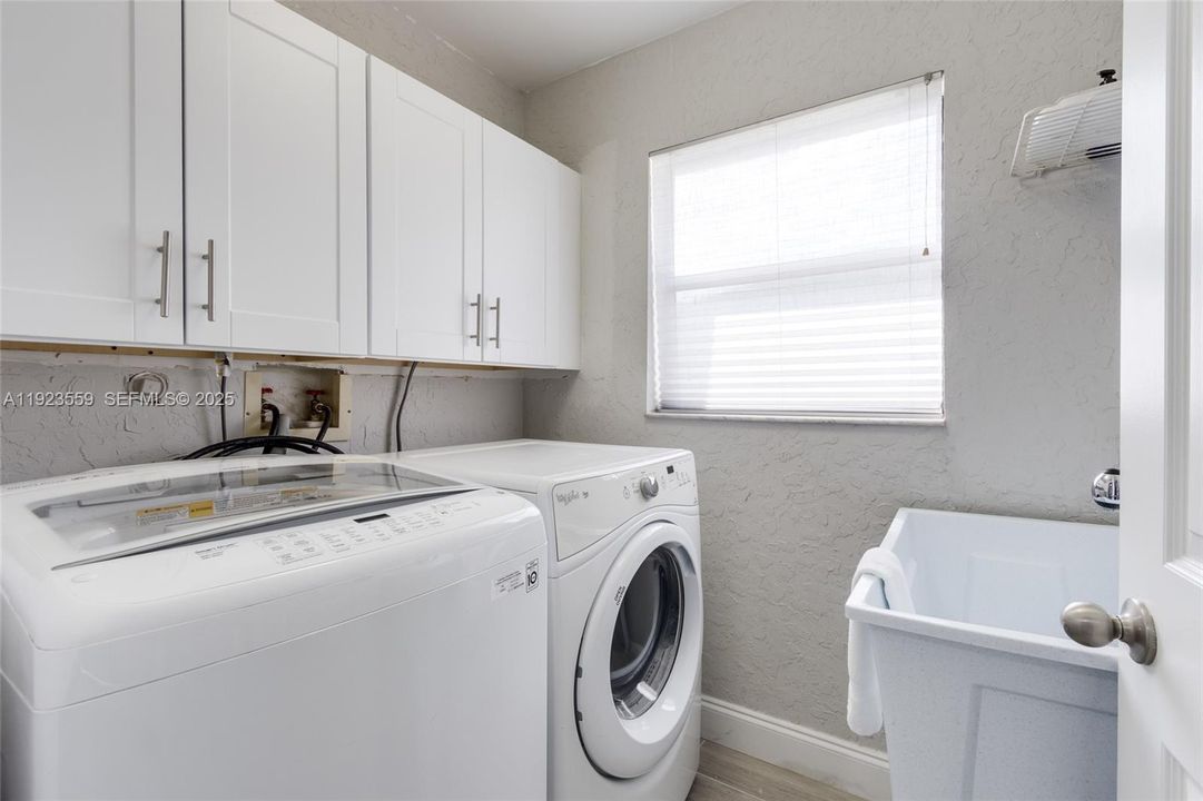 For Rent: $10,850 (3 beds, 3 baths, 2526 Square Feet)