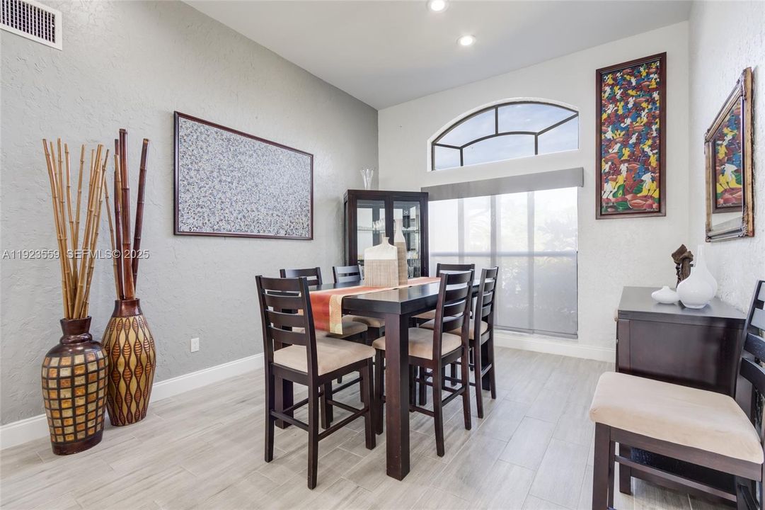 For Rent: $10,850 (3 beds, 3 baths, 2526 Square Feet)