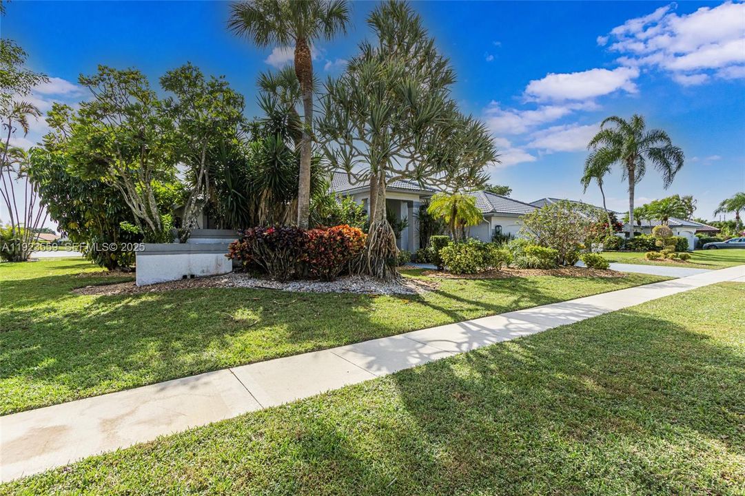 For Rent: $10,850 (3 beds, 3 baths, 2526 Square Feet)