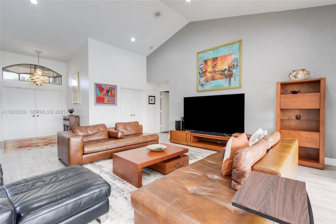 For Rent: $10,850 (3 beds, 3 baths, 2526 Square Feet)