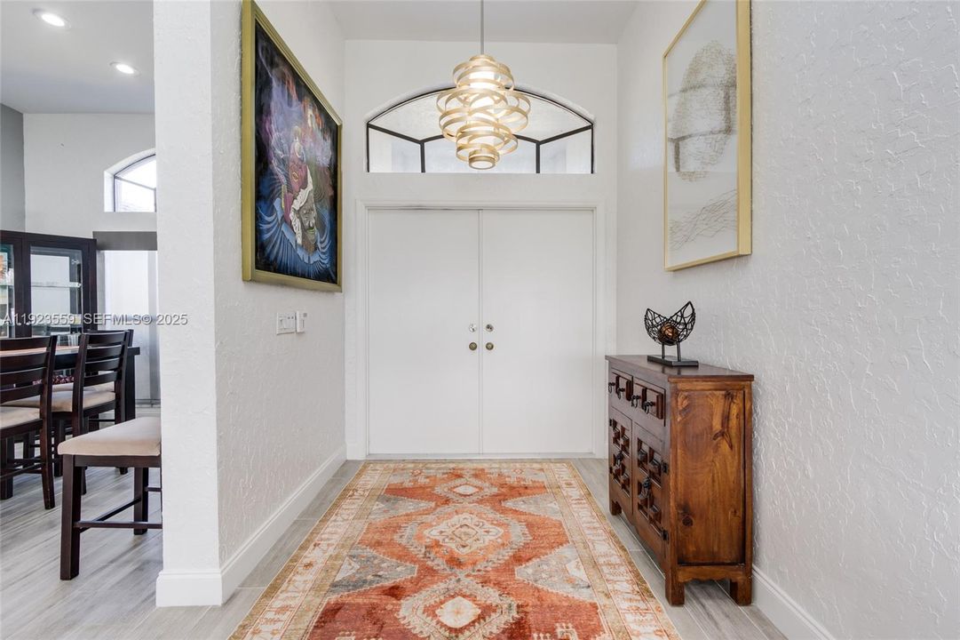 For Rent: $10,850 (3 beds, 3 baths, 2526 Square Feet)