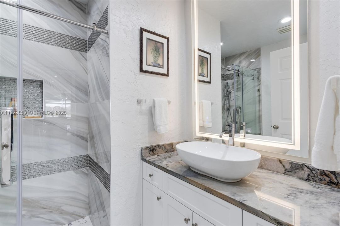 For Rent: $10,850 (3 beds, 3 baths, 2526 Square Feet)