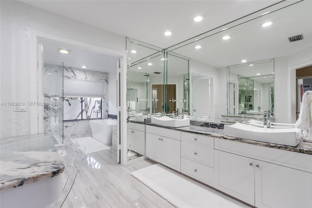 For Rent: $10,850 (3 beds, 3 baths, 2526 Square Feet)