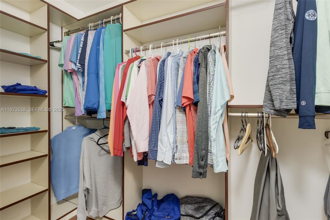 For Rent: $10,850 (3 beds, 3 baths, 2526 Square Feet)