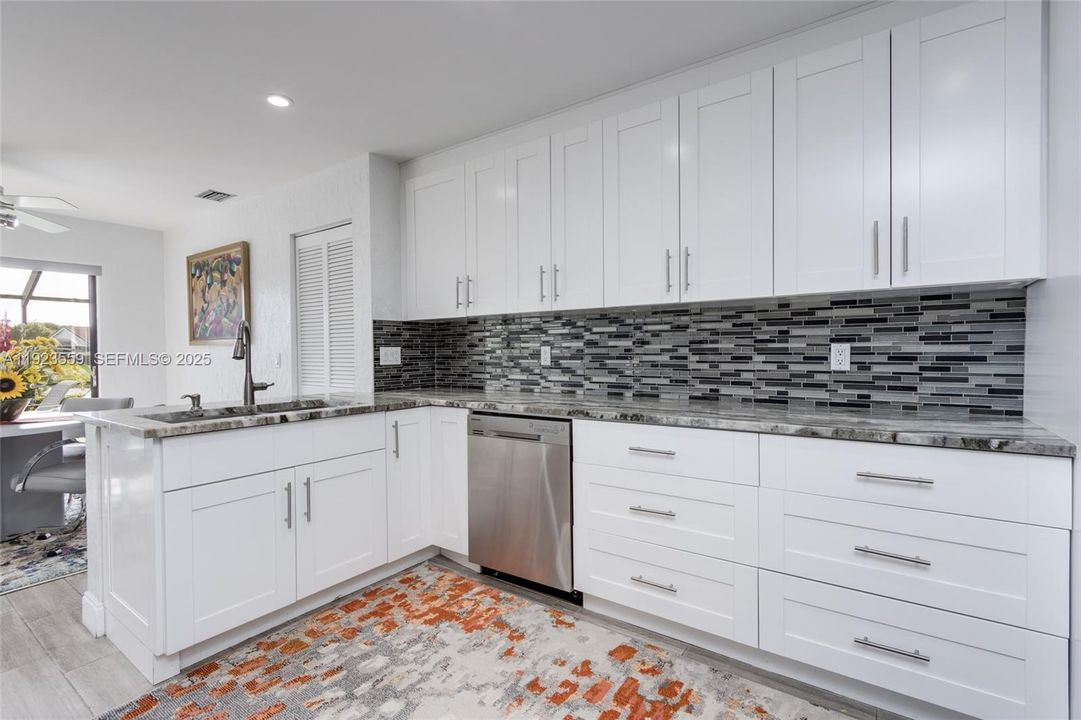 For Rent: $10,850 (3 beds, 3 baths, 2526 Square Feet)