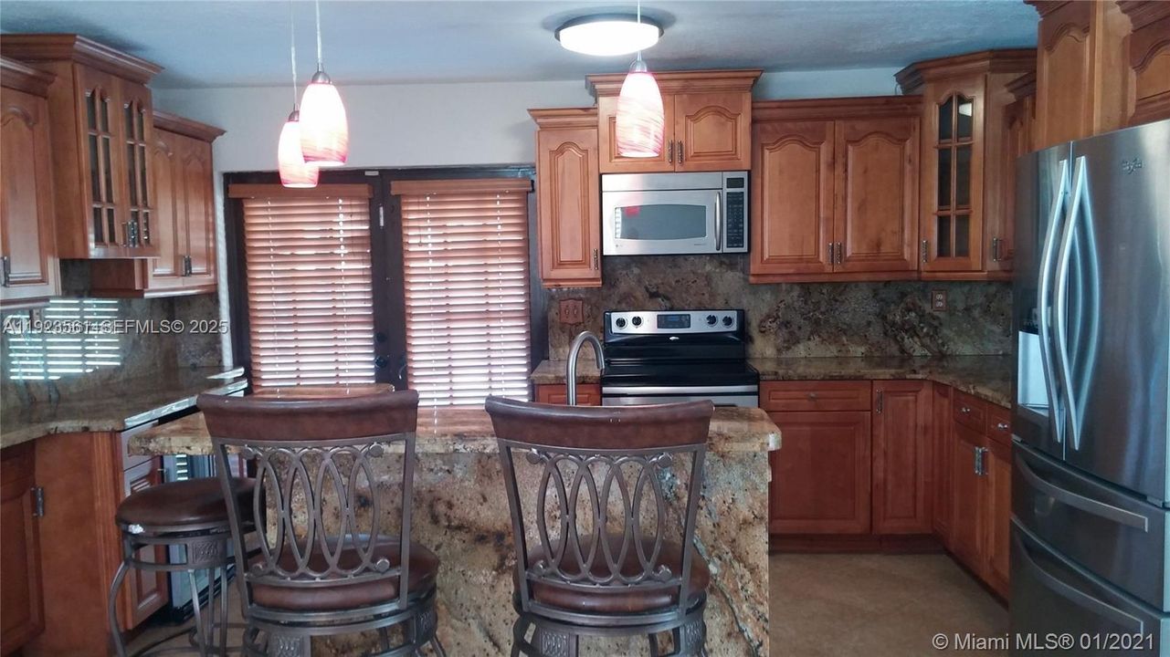 For Rent: $3,900 (4 beds, 3 baths, 1910 Square Feet)