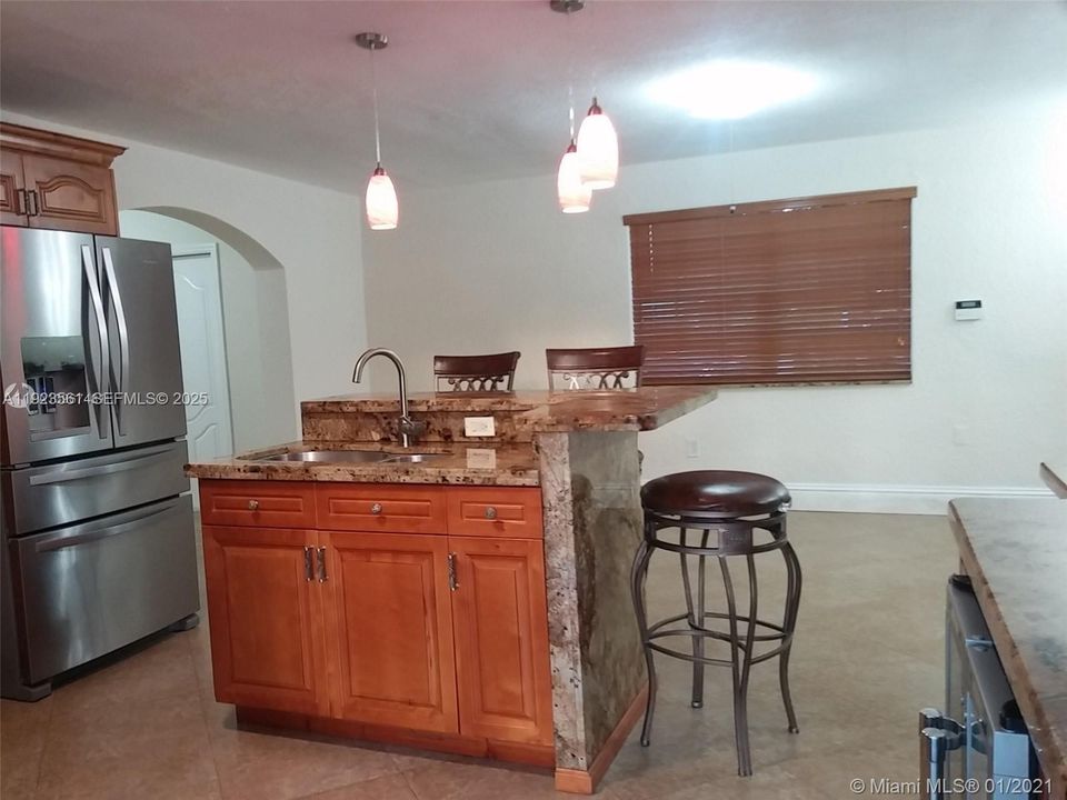 For Rent: $3,900 (4 beds, 3 baths, 1910 Square Feet)