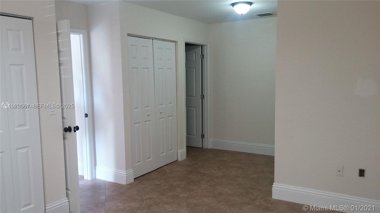 For Rent: $3,900 (4 beds, 3 baths, 1910 Square Feet)