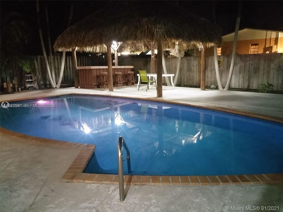 For Rent: $3,900 (4 beds, 3 baths, 1910 Square Feet)