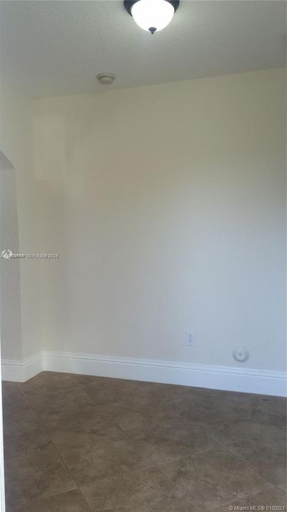 For Rent: $3,900 (4 beds, 3 baths, 1910 Square Feet)